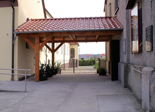 2010_07Zadaszenie
